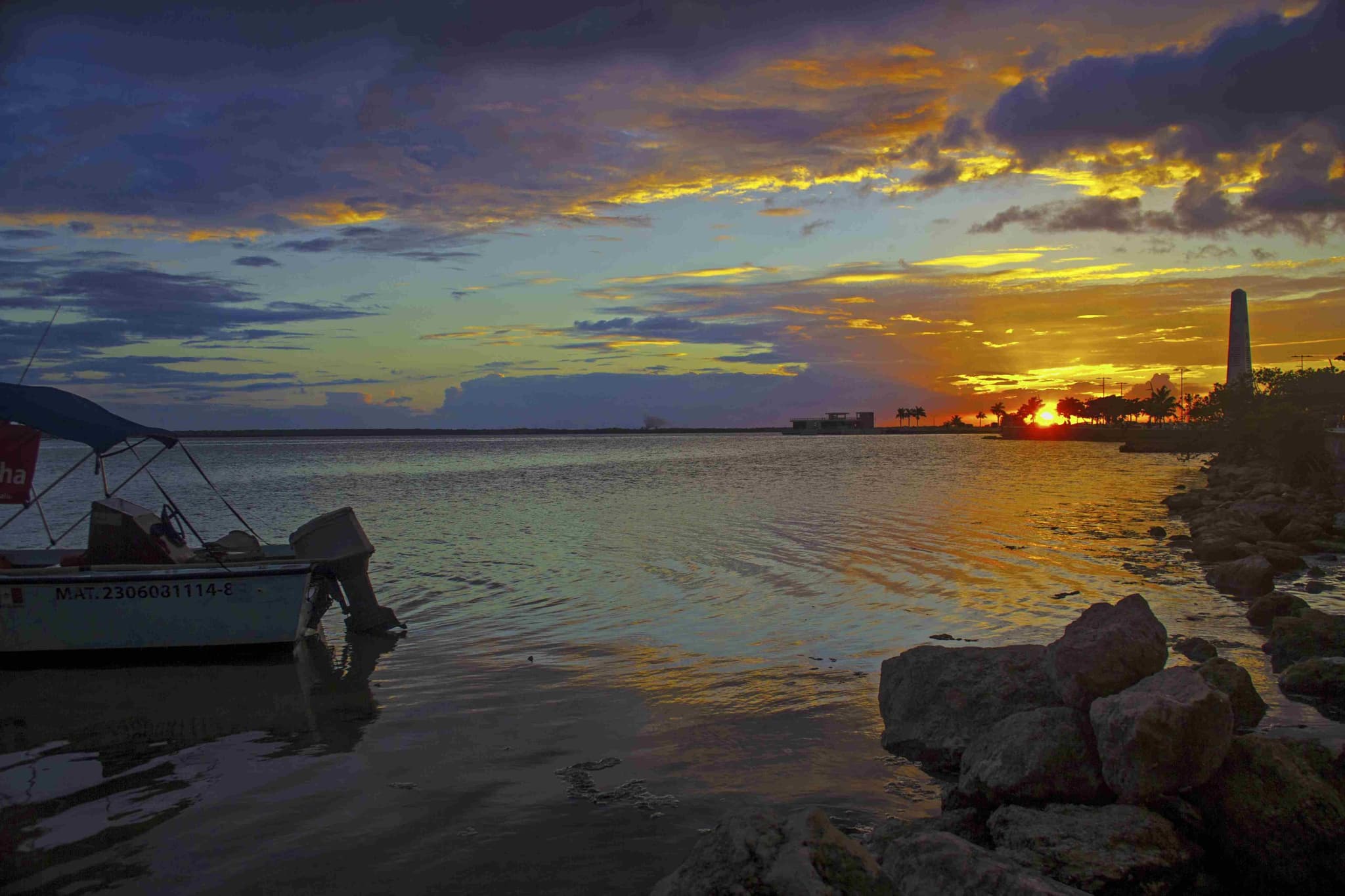 Amanecer sobre la Bahía de Chetumal